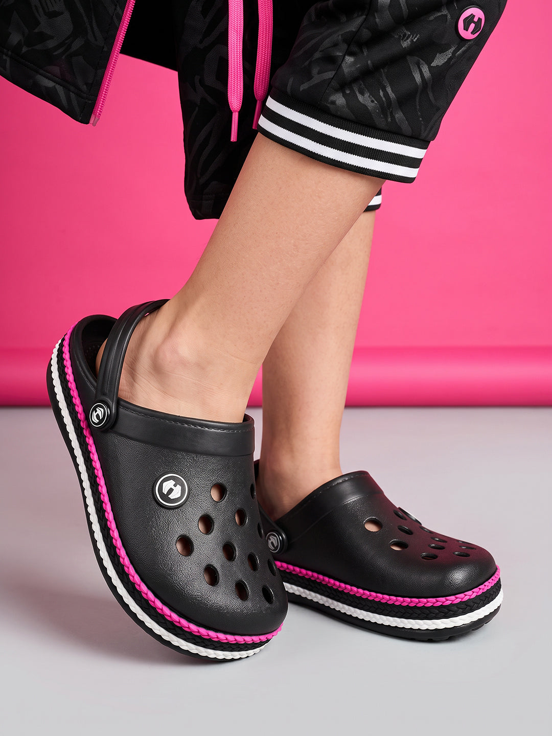 Braiding Kids clogs