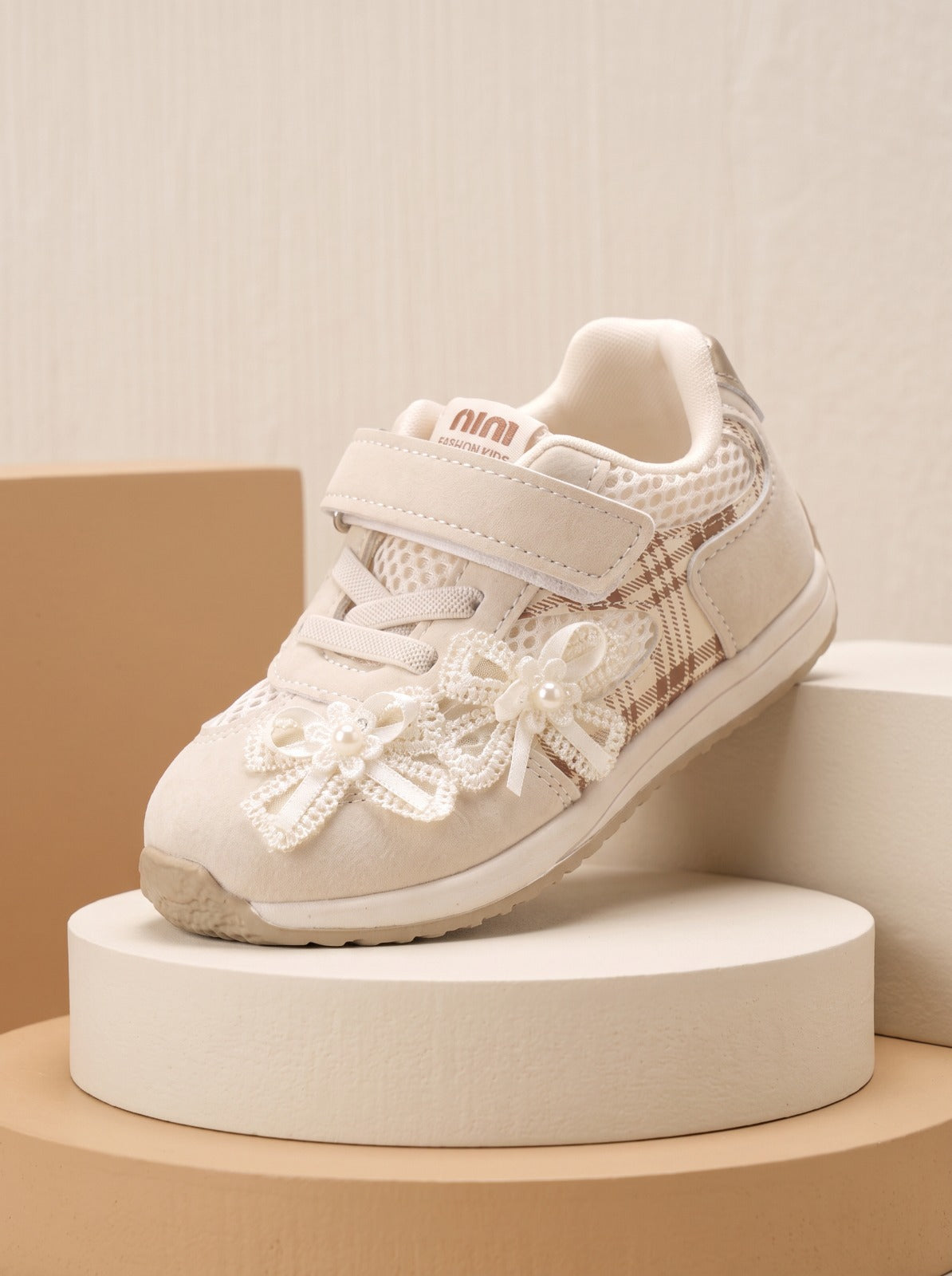 The Little Boo white bow sneakers for kids